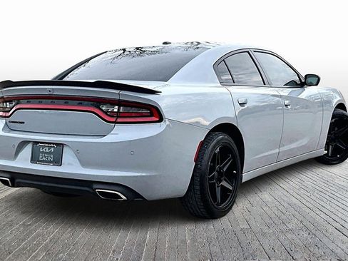 Used 2022 Dodge Charger SXT w/ Blacktop Package image 2