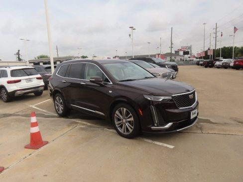 Used 2020 Cadillac XT6 Premium Luxury FWD image 6
