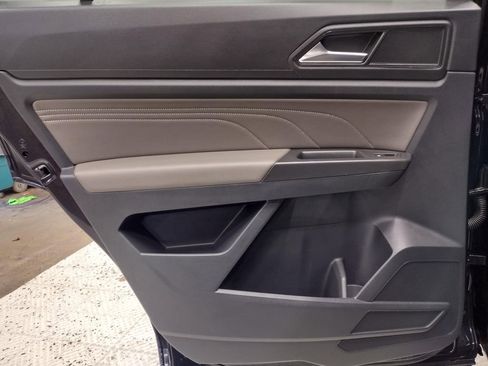 Certified 2022 Volkswagen Atlas Cross Sport SE image 36