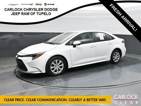 Used 2025 Toyota Corolla LE image 1