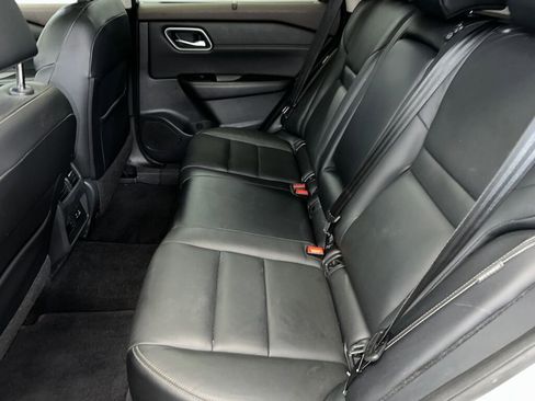 Used 2021 Nissan Rogue SL image 18