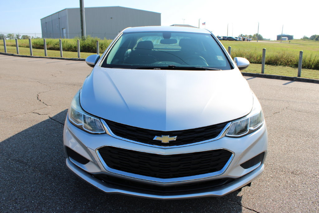 Used 2017 Chevrolet Cruze LS FWD image 3