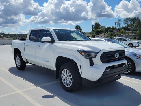 Used 2024 Toyota Tacoma SR5 image 2