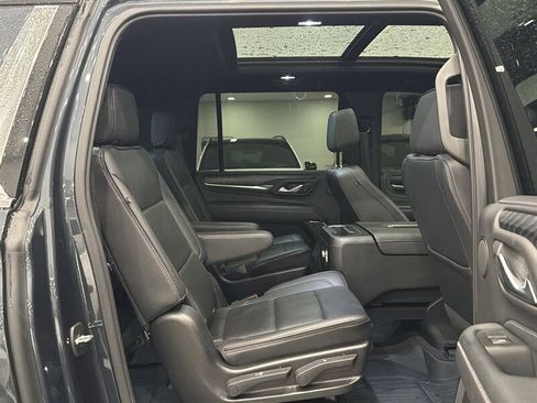 Used 2022 GMC Yukon XL Denali image 10