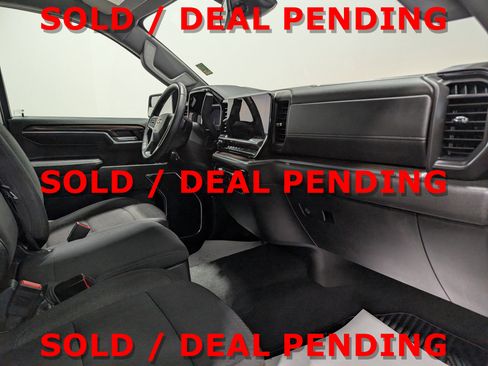 Used 2024 Chevrolet Silverado 1500 LT image 17