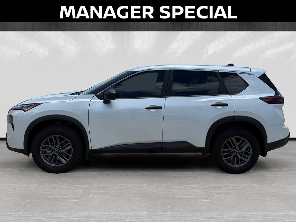 Used 2025 Nissan Rogue S FWD image 2