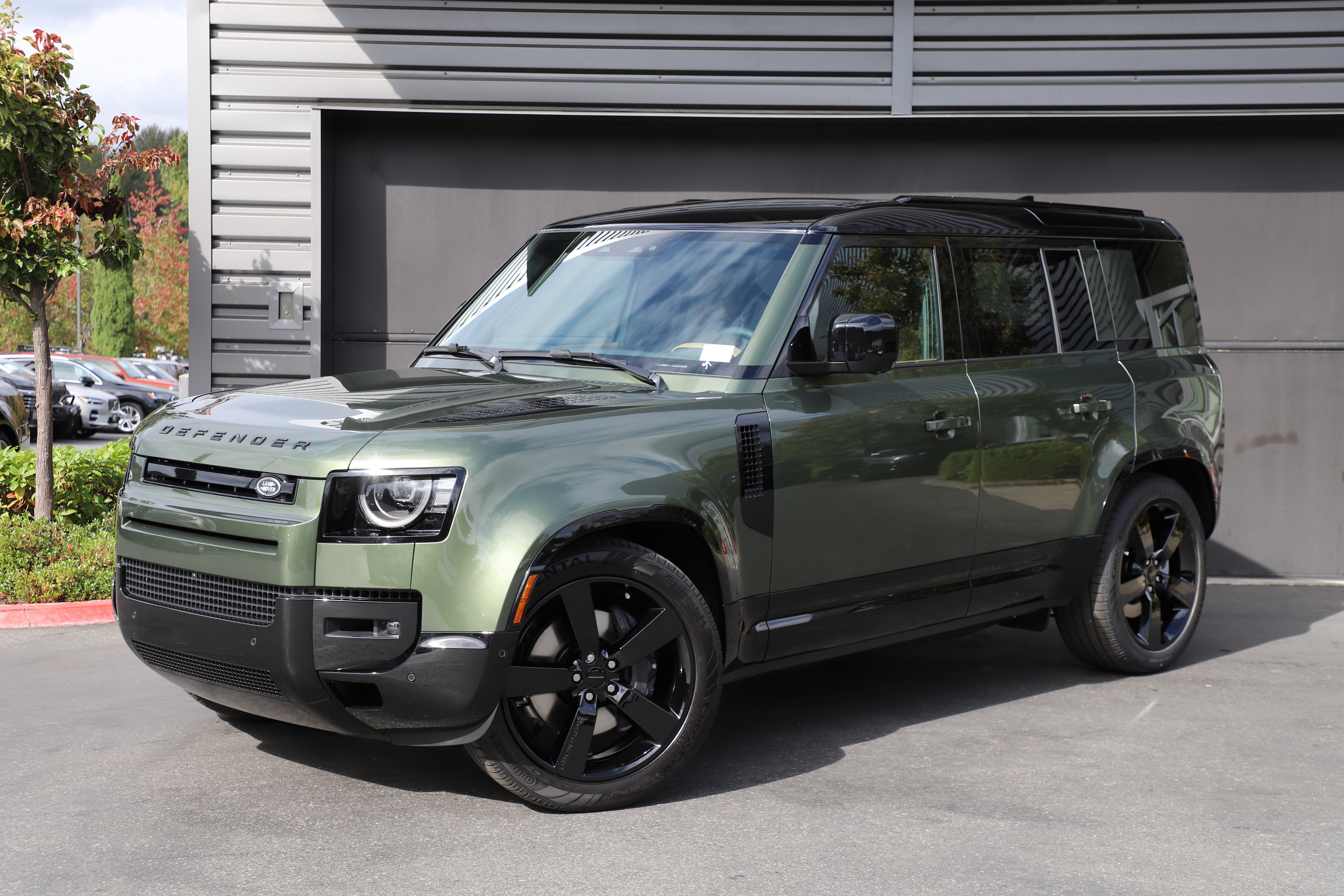 New 2026 Land Rover Defender 110 X-Dynamic SE AWD/4WD image 1