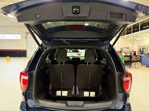 Used 2017 Ford Explorer XLT w/ Equipment Group 201A image 25