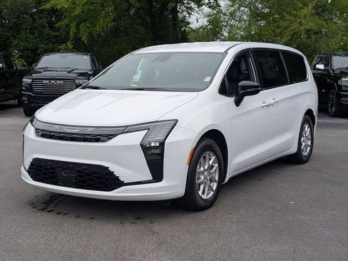 New 2027 Chrysler Pacifica Select FWD image 4