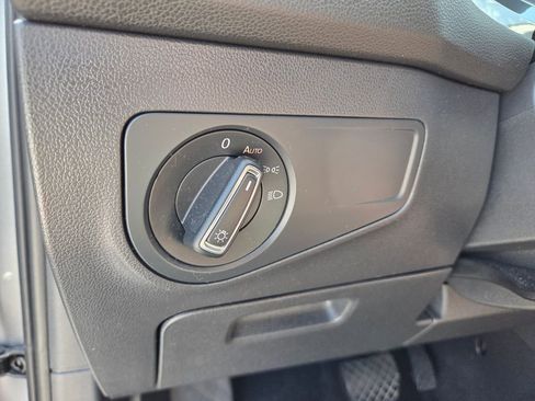 Used 2022 Volkswagen Tiguan SE AWD/4WD image 23