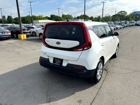 Used 2020 Kia Soul LX image 3