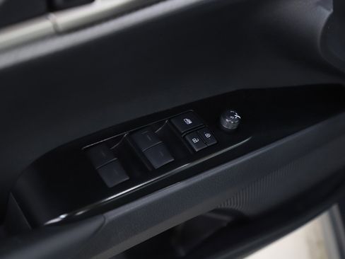 Used 2025 Toyota Camry SE AWD/4WD image 19