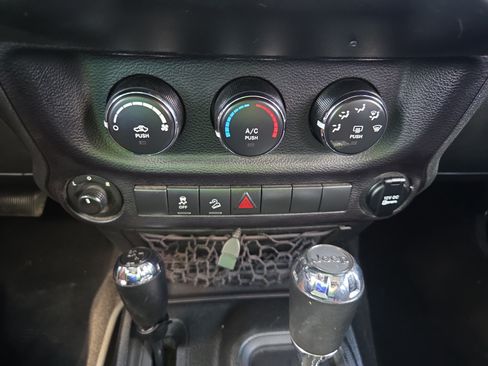 Used 2016 Jeep Wrangler Sport w/ Quick Order Package 24S AWD/4WD image 21