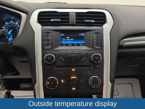 Used 2016 Ford Fusion SE image 24