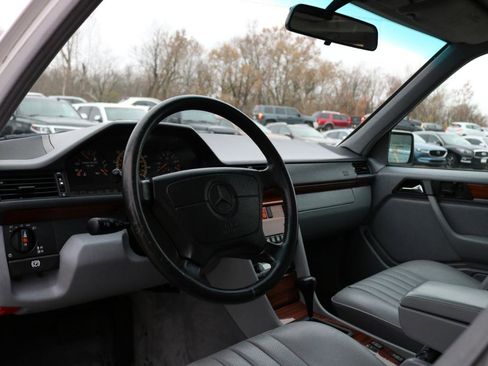 Used 1993 Mercedes-Benz 300 E 2.8 image 21