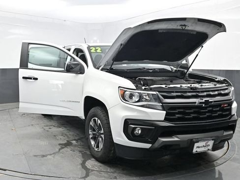 Used 2022 Chevrolet Colorado Z71 w/ Safety Package AWD/4WD image 34