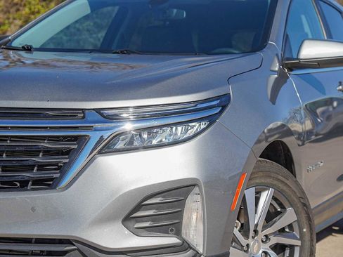 Used 2023 Chevrolet Equinox LT image 3