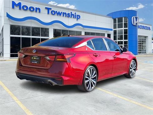 Used 2019 Nissan Altima 2.5 SR w/ SR Premium Package image 6