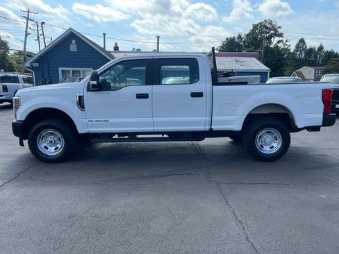Used 2018 Ford F350 XL w/ Power Equipment Group AWD/4WD image 2