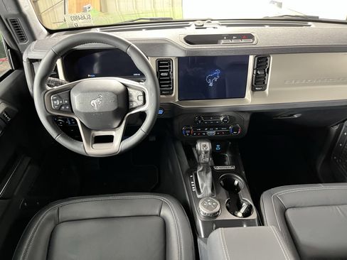 Used 2025 Ford Bronco Outer Banks image 11