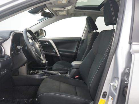 Used 2018 Toyota RAV4 XLE w/ Convenience Package image 23