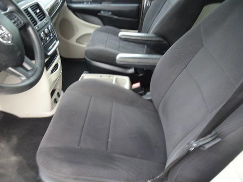 Used 2011 Dodge Grand Caravan Express image 19