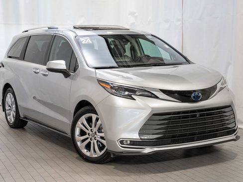 Used 2024 Toyota Sienna Platinum image 1