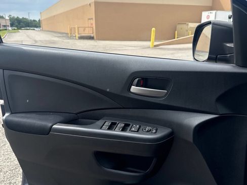 Used 2015 Honda CR-V LX image 8