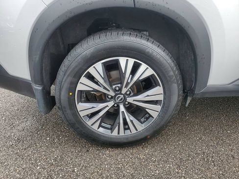 Certified 2023 Nissan Rogue SV FWD image 5