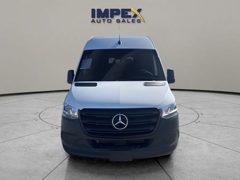 Used 2025 Mercedes-Benz Sprinter 2500 image 8