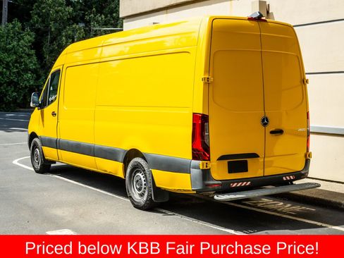 Used 2021 Mercedes-Benz Sprinter 2500 image 5