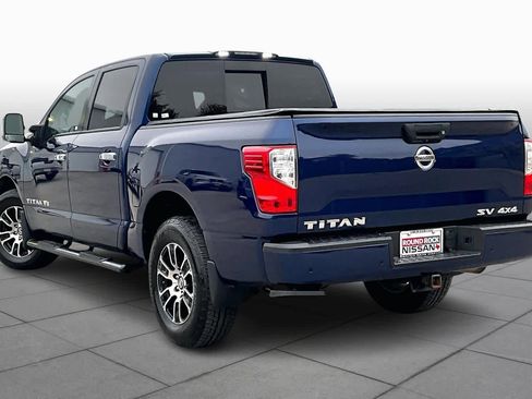 Used 2020 Nissan Titan SV w/ SV Convenience Package image 11
