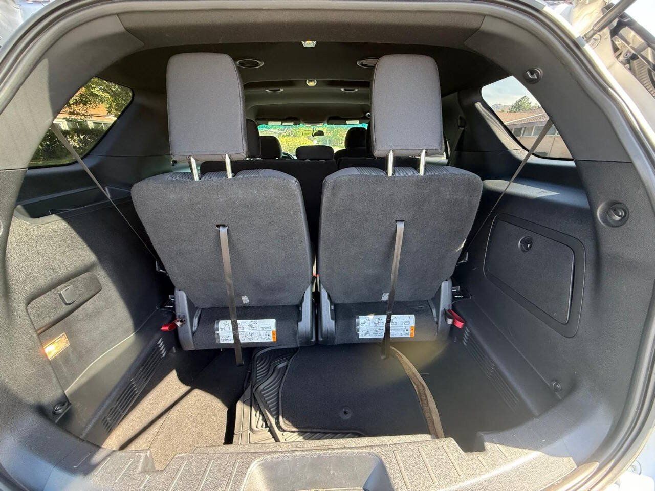 Used 2017 Ford Explorer XLT FWD image 16