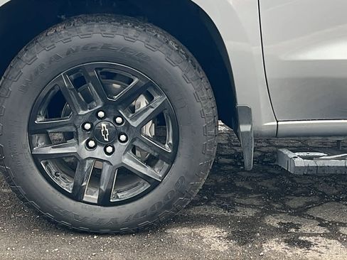 Used 2023 Chevrolet Silverado 1500 RST w/ Z71 Off-Road Package image 9