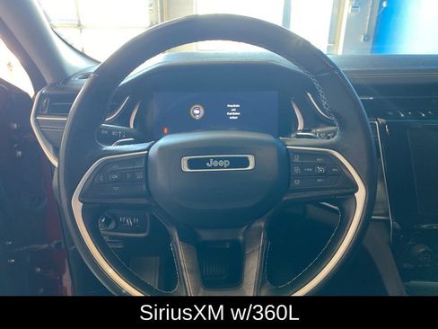 Used 2022 Jeep Grand Cherokee L Limited AWD/4WD image 5