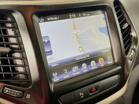 Used 2018 Jeep Cherokee Limited AWD/4WD image 14