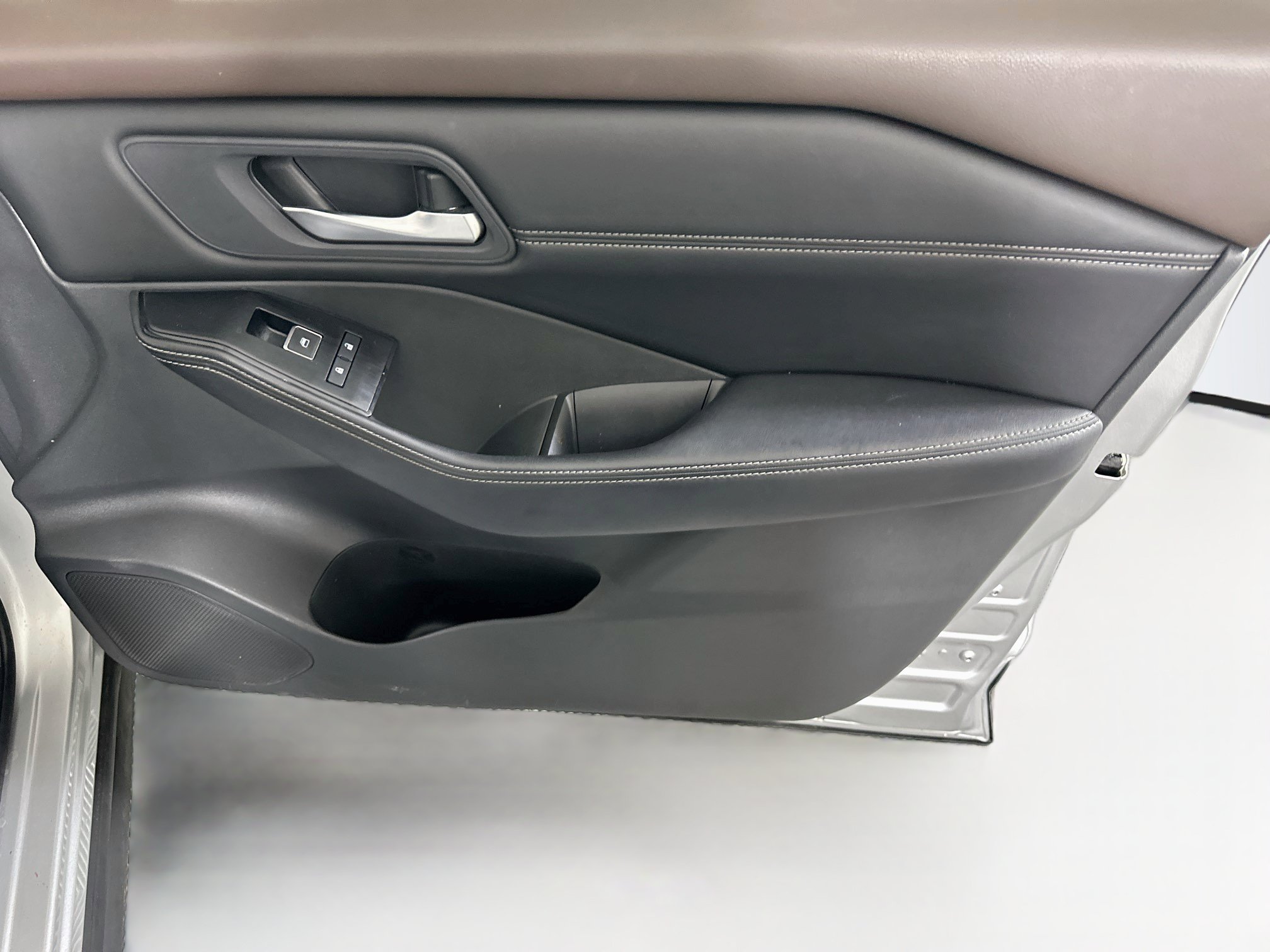 Used 2023 Nissan Rogue SL w/ SL Premium Package FWD image 32
