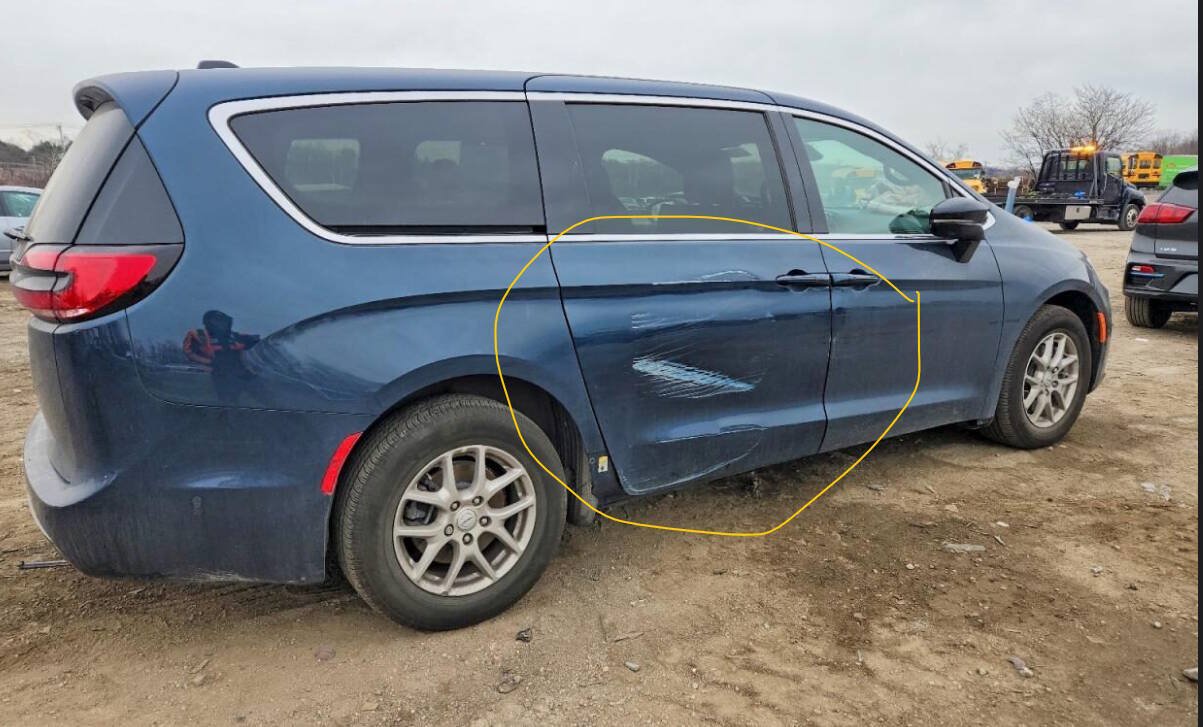 Used 2025 Chrysler Pacifica Select FWD image 60