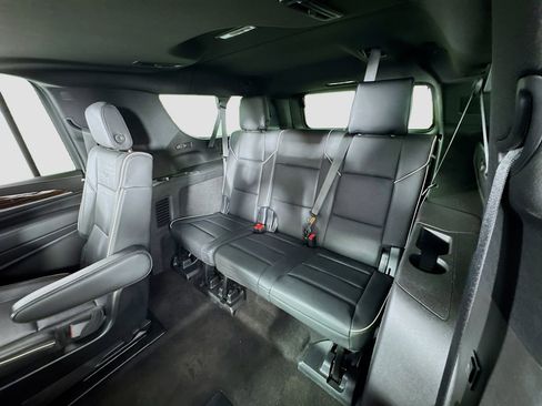 Used 2022 Cadillac Escalade ESV Premium Luxury AWD/4WD image 12