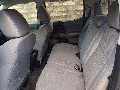 Used 2022 Toyota Tacoma SR image 21