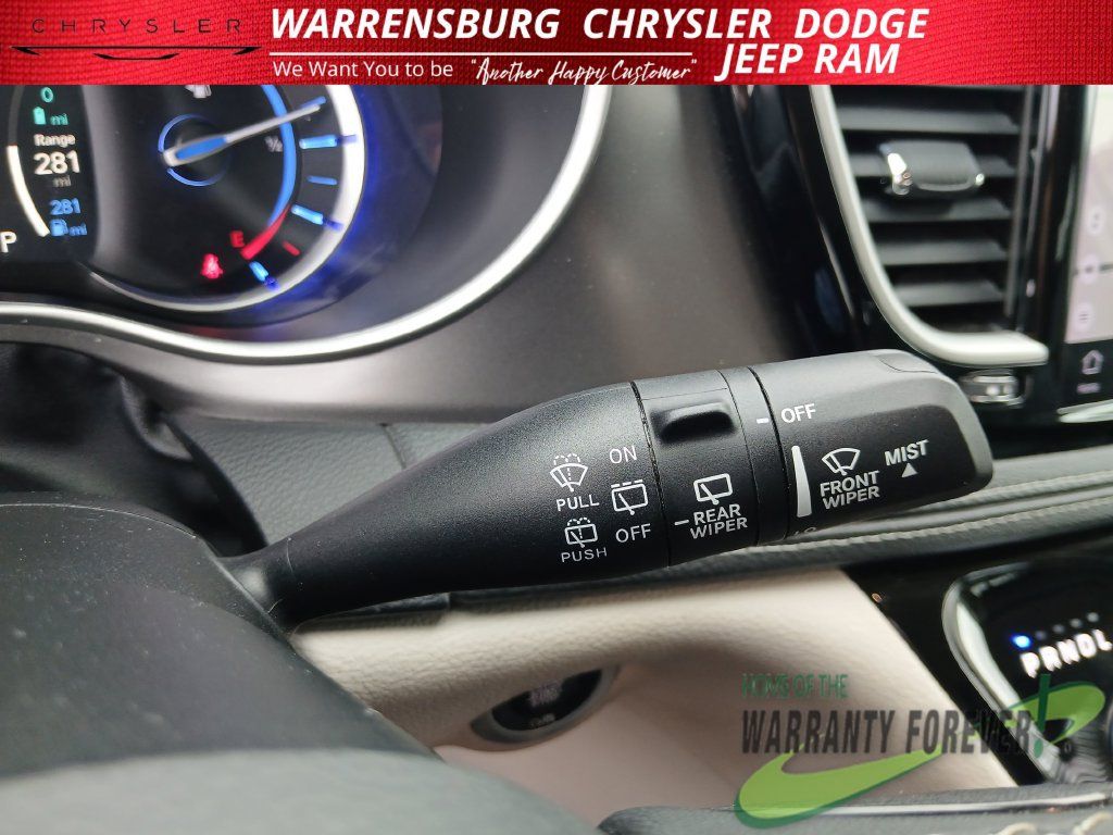 Used 2024 Chrysler Pacifica Limited FWD image 20