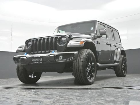 Used 2021 Jeep Wrangler Unlimited Sahara AWD/4WD image 23