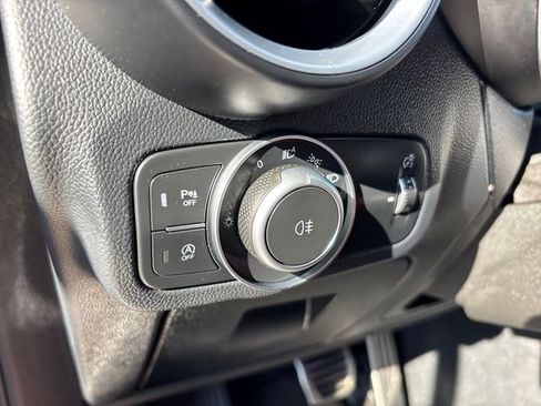 Used 2024 Alfa Romeo Stelvio Veloce image 18