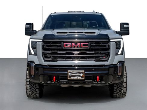 Used 2024 GMC Sierra 2500 AT4X image 3