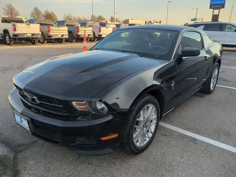 Used 2012 Ford Mustang Premium image 4