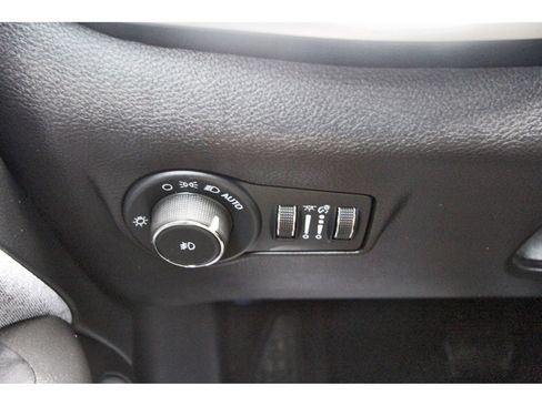 Used 2022 Jeep Compass Latitude AWD/4WD image 18