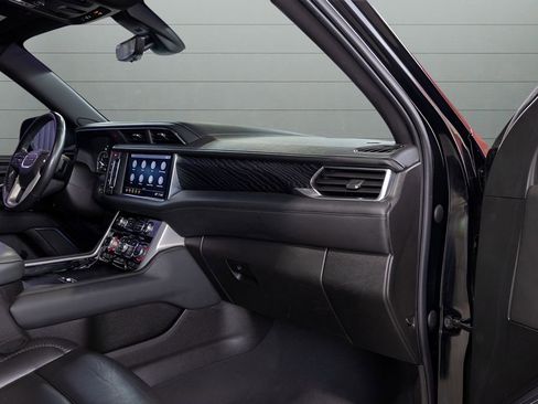 Used 2021 GMC Yukon XL Denali w/ Denali Premium Package AWD/4WD image 94