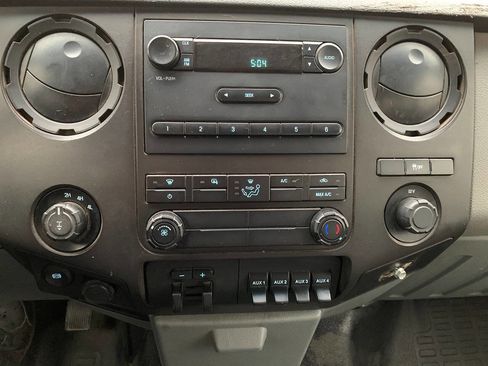 Used 2015 Ford F250 XL w/ Power Equipment Group image 17