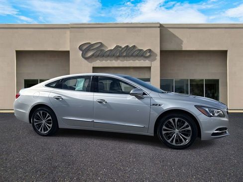 Used 2018 Buick LaCrosse Essence image 1