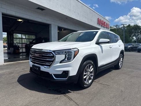 Used 2024 GMC Terrain SLT AWD/4WD image 5